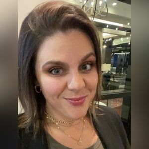 Meet your Posher, Jasmin